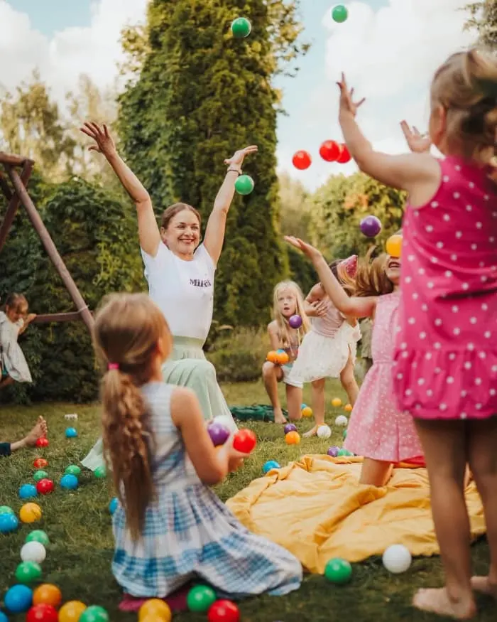 Milena z Polek Animatorek w trakcie animacji dla dzieci